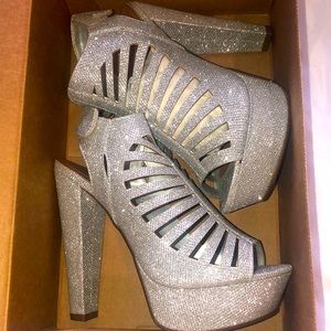Sparkly platform open toe heel